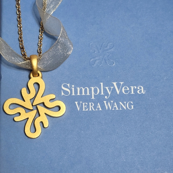 VERA WANG 18KT Gold over Silver Logo Signature Nec - Picture 10 of 10